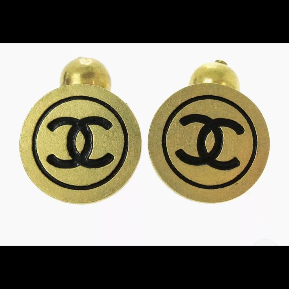 ****** SOLD *******CHANEL Vintage Cuff Links